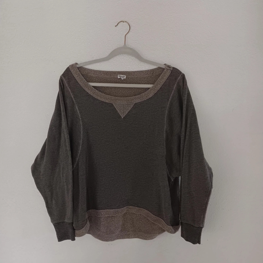 Splendid sweatshirt. Size small. Gray.